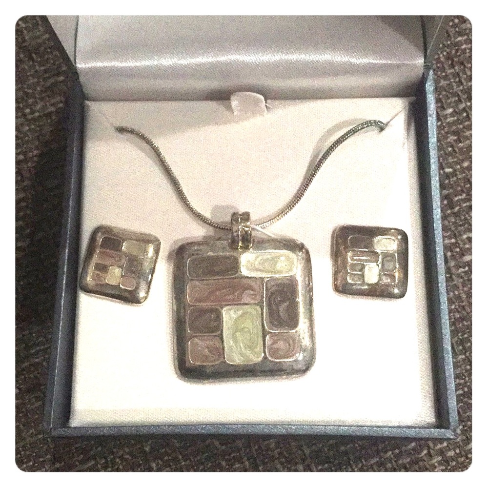 Worthington necklace